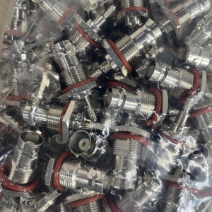 ขั้วต่อสายเคเบิลแบบ SMA ตัวผู้ รุ่นเชื่อมต่อแบบหน้าต่าง สำหรับสาย RG174 อะแดปเตอร์ทองเหลือง มาตรฐาน ROHS กันน้ำ 2 สาย ขายส่งจากโรงงาน IP67 - Product Image 3