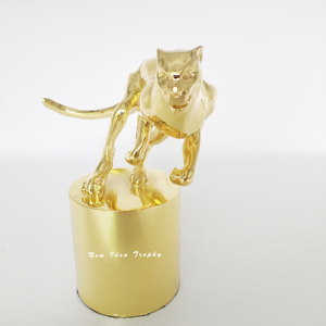 Biểu Tượng Tùy Chỉnh Leopard Vàng Kim Loại Thủ Công Mỹ Nghệ Bức Tượng <span class=keywords><strong>Flash</strong></span> Bán Nhựa Điêu Khắc Bức Tượng Nhà Văn Phòng Trang Trí Và Giải Thưởng Lưu Niệm - Product Image 2