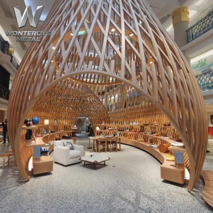 <span class=keywords><strong>Cloison</strong></span> de séparation personnalisable en forme de cage à oiseaux en acier inoxydable couleur bois, idéale pour les hôtels, restaurants et cafés - Product Image 1