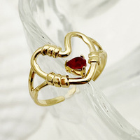 Montre Bague Tendance en Acier Inoxydable Plaqué Or 18K avec Zircon Cœur à Sertissage Invisible, Design Ouvert Géométrique Certifié