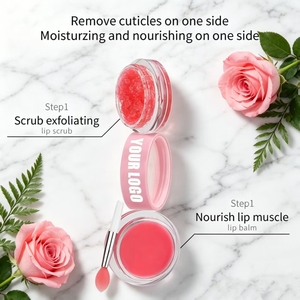 Vente en gros – Gommage et baume à lèvres 2-en-1 personnalisables au sucre cristallisé et à la fraise, gel minéral waterproof, emballage en boîte, marque privée - Product Image 1