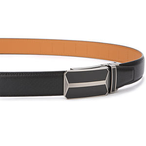 حزام رجالي من الجلد الطبيعي بتصميم عصري قابل للتخصيص بالجملة، مع إبزيم من السبائك، قابل للتعديل/مقاوم للماء - Product Image 5