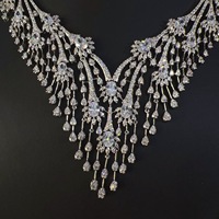 Parure Collier et Boucles d'Oreilles en Cuivre Plaqué Platine avec Zircon et Pompon pour Femme – Style Luxe Léger, Haute Qualité, Idéal Mariage, Cadeau, Soirée – Vente en Gros