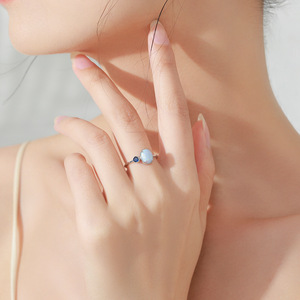 Bague en argent sterling S925 avec <span class=keywords><strong>opale</strong></span> bleue à la mode pour femmes, élégante et haut de gamme, exquise et personnalisée - Product Image 2