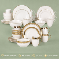 Lot de 16 pièces de vaisselle en porcelaine fine neuve pour hôtels, restaurants et traiteurs, bordure dorée, commande en gros, faible MOQ 10 lots