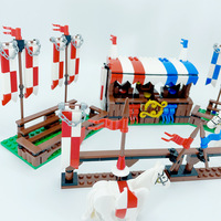 Miniatures en plastique MOC : Animaux, armes médiévales et antiques, tente militaire, support de visualisation, cheval de duel et scène de construction