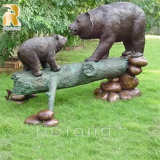आउटडोर गार्डन जीवन आकार सजावट कांस्य भालू बैठे पर पेड़ मूर्ति मूर्तिकला के लिए बिक्री