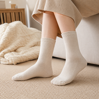 Chaussettes Douces et Moelleuses Personnalisées, Chaussettes Chaudes et Confortables, Vente en Gros OEM avec Logo pour l'Hiver et l'Intérieur