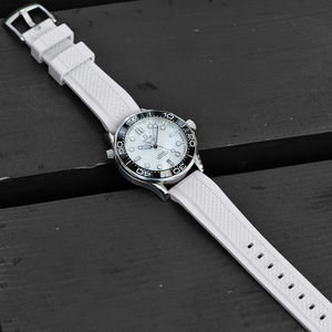 Bracelet de montre sport en silicone flexible et respirant Huanlong, étanche, 20/22 mm - Product Image 3