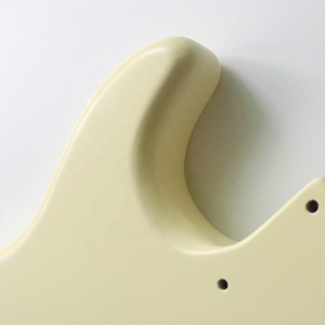 Corpo <span class=keywords><strong>Chitarra</strong></span> ST in Legno di Ontano Crema Vintage da 45mm Finitura <span class=keywords><strong>Satinata</strong></span> alla Nitro Configurazione SSH per Kit Fai-da-te di Chitarre Elettriche Artigianali di Grande Successo - Product Image 6