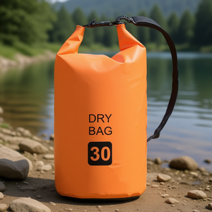 Bolsa Impermeable de 7.9 Galones para Uso en Exteriores con Correa Desmontable - Product Image 2