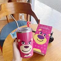 Tasse à paille en acier inoxydable isolée à l'ours fraise de style dessin animé tasse à café de bureau portable de grande valeur avec paille pour les enfants