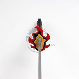 Katana <span class=keywords><strong>de</strong></span> entrenamiento <span class=keywords><strong>de</strong></span> madera <span class=keywords><strong>Tanjiro</strong></span> Hinokami Kagura <span class=keywords><strong>de</strong></span> 104 cm, <span class=keywords><strong>espada</strong></span> Nichirin sin filo con protector <span class=keywords><strong>de</strong></span> llama roja - Product Image 2
