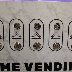 Popular Perfume Oil Combo Perfume <b>Spraying</b> Vending Machine With Card Reader Option - Product Image 5