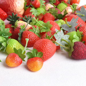 Nuevas fresas falsas artificiales <span class=keywords><strong>de</strong></span> plástico realista para Halloween y Navidad, accesorios para disparar frutas, exhibición <span class=keywords><strong>de</strong></span> fresas - Product Image 5