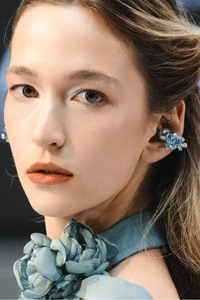 Écouteurs sans fil faits main de style Semaine de la Mode de Paris, 1ère/2ème génération, avec boucle diamantée et clip d'oreille papillon en cristal, idéal pour Noël - Product Image 2