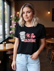 T-shirt da donna con stampa di cuori e caffè per San Valentino, manica corta, girocollo, casual, primavera estate, 100% cotone jersey, vestibilità regolare - Product Image 2