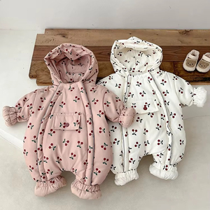 Monos de invierno para niñas pequeñas más ropa cálida de terciopelo de una pieza ropa de algodón estilo occidental monos gruesos con capucha para bebés - Product Image 2