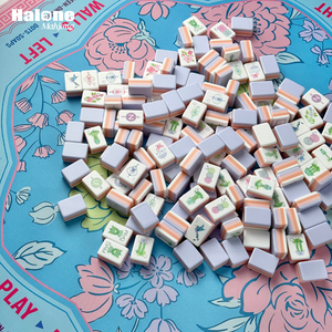Juego <span class=keywords><strong>de</strong></span> Fichas <span class=keywords><strong>de</strong></span> Mahjong Americanas <span class=keywords><strong>de</strong></span> Lujo en Coral y Rosa Suave, 160 Fichas Estándar <span class=keywords><strong>de</strong></span> <span class=keywords><strong>Cuatro</strong></span> Capas <span class=keywords><strong>de</strong></span> Acrílico con Diseño Floral Grabado para Juego <span class=keywords><strong>de</strong></span> <span class=keywords><strong>Ajedrez</strong></span> - Product Image 4