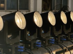 Luce Professionale a Testa Mobile <span class=keywords><strong>LED</strong></span> 300W COB con Zoom e Regolazione della Luminosità per DJ, Discoteche, Palcoscenici, Eventi e Bar - Product Image 3