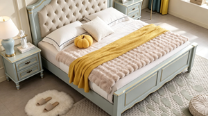 Lit plateforme en bois massif avec finition dorée haut de gamme, tête de lit capitonnée à boutons incurvés pour chambre principale de style farmhouse - Product Image 5