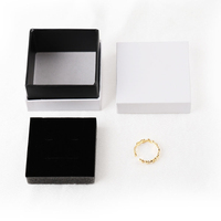 Boîte cadeau de luxe en carton rigide avec logo personnalisé, gaufrage, grand couvercle, base et fond, insert en éponge, options de personnalisation