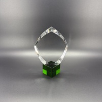 Trophée en cristal au design nouveau et populaire pour cadeau souvenir, trophée en cristal transparent