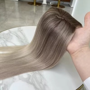 Vente en gros de mèches de cheveux européens 100% naturels pour femmes blanches, couleur cendrée glacée personnalisée, 8x9 9x9, postiches en cheveux humains avec base en soie - Product Image 3