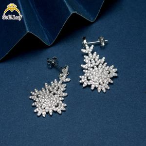 Boucles d'oreilles clous pour femmes en argent sterling 925 plaqué or, nouvelle arrivée, moissanite taille D VVS, certifiée par un tiers, tendance - Product Image 2