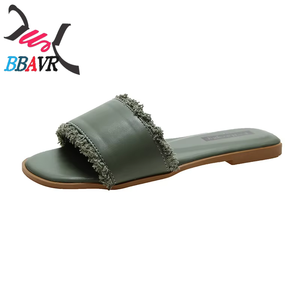 Sandalias de Mujer con Hebilla Metálica y Forro de Piel, Diseño Plano, Ligeras, Estilo Deslizante, Tendencia de Moda Verano 2021 - Product Image 2