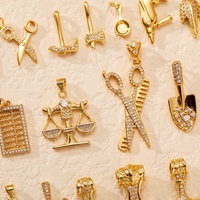Construisez votre propre personnalisé Multi laiton cuivre breloques Vintage ciseaux/bouclier marteau armes outils pendentif à breloque