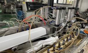 3Cr13 3cr17 PVC nhựa hồ sơ khuôn mưa guttering đùn khuôn - Product Image 2