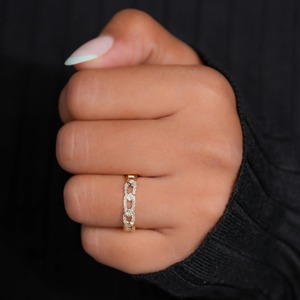 Anillo de cadena de eslabones cubanos clásicos ostentosos de hip-hop para mujer - Product Image 4