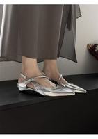 Sandales romaines pour femmes à bout pointu avec boucle de rehaussement interne et fermeture à boucle