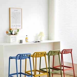 Tabouret <span class=keywords><strong>de</strong></span> <span class=keywords><strong>bar</strong></span> et <span class=keywords><strong>chaise</strong></span> <span class=keywords><strong>de</strong></span> salle à manger légers, écologiques, avec dossier et structure en plastique, style moderne et minimaliste <span class=keywords><strong>de</strong></span> luxe léger - Product Image 4