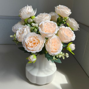 Flores simuladas de peonía de cinco cabezas, flores decorativas artificiales de rosas de peonía para el hogar, salón de bodas, ramos de Pascua de Navidad - Product Image 1