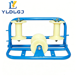 Rouleau de câble à trois roues de qualité industrielle YILI, base en acier robuste, poulie en nylon pour le tirage de câbles d'alimentation de grand diamètre B2B - Product Image 3