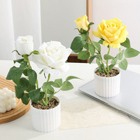 Zwei-Rosen-Kunststoff-Bonsai-Tischdekoration für Büro, Hotel, Neujahr, Halloween – Perfekte Kunstblume
