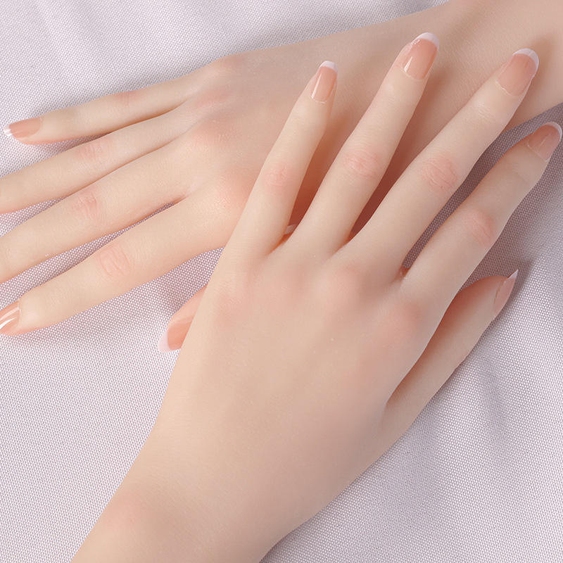 Main gauche-couleur de la peau