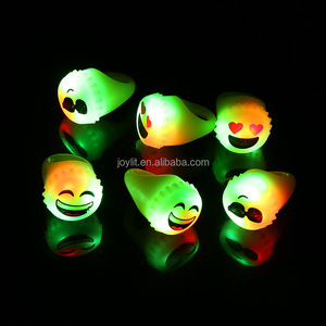 Joylit nhấp nháy <span class=keywords><strong>LED</strong></span> emojicon ngón tay Vòng ánh sáng lên hài hước khuôn mặt Vòng Sáng tạo hình ngón tay vòng cho Đảng lễ hội lễ kỷ niệm - Product Image 2