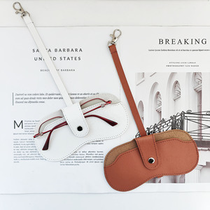 Bolsa minimalista para guardar gafas, estuche compacto colgante de cuero para mujer, protección para gafas de sol, patrón de lichi blanco y marrón - Product Image 1