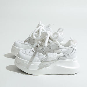 Chaussures de planche décontractées pour femmes Les exercices de rehaussement sont légers Tendance populaire Chaussures de planche de marche de conception luxueuse - Product Image 1