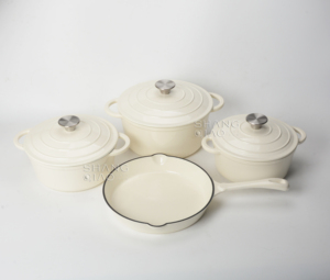 Kochgeschirr-Set aus emailliertem Gusseisen: Schmortopf, Dutch Oven, runde Kasserolle, Bratpfanne, 4-teiliges Set - Product Image 1
