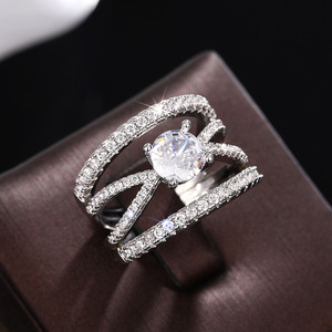 Anello a strati incrociati da donna, elegante gioiello da fidanzamento alla moda - Product Image 6