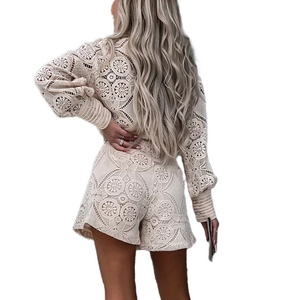 Conjunto de 2 Piezas de Verano para Mujer, Estilo Casual, Color Sólido, Cuello Alto, Camisa de Un Solo Pecho, Pantalones Cortos de Encaje, a la Moda - Product Image 3