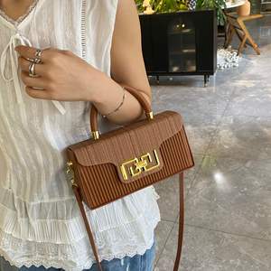 Bolso de Mano en Forma de Caja para Mujer, Nuevo, Moderno, de Moda, con Diseño de Pliegues, de Lujo, Tipo Tote, Bandolera, Pequeño y Cuadrado - Product Image 5