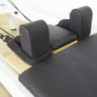 Équipement de studio de haute qualité MJD-M102A Reformer Pilates en aluminium avec chariot en chêne blanc