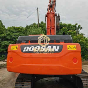 Excavadora hidráulica de cadenas usada Doosan DX300LC-9C de 30 toneladas con cazo de excavación. - Product Image 2