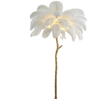 Lampe sur pied en plumes, design d'angle, à placer près du canapé dans le salon, décorations artistiques et créatives, lampe en plumes d'autruche dans la chambre