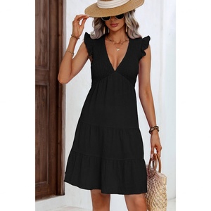 Robe mini de plage sans manches à col en V, motif floral, tissée, écologique, unie, plissée, à ourlet volanté - Product Image 6